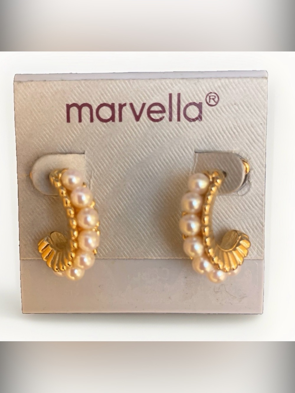 Women’s Vintage Gold Tone Pearl Hoop Earrings Stud